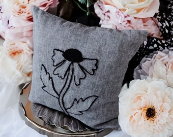Leinen bestickter Blumen-Kissenbezug, Akzent-Wurfkissen für Couch, handgemachte florale Deko-Kissenhülle, Einweihungsgeschenk für ein neues Zuhause