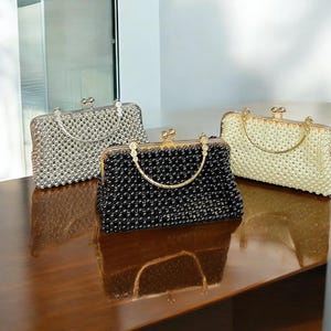 Bolso de cuentas artesanal Nathalie: un accesorio elegante y práctico para el día a día.