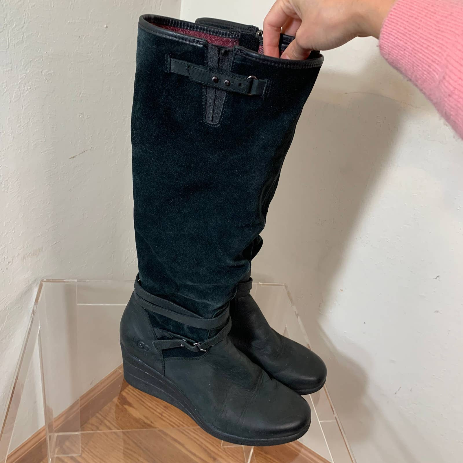 UGG Australia Black Lesley Wedge S/N 