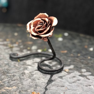 Table top copper rose