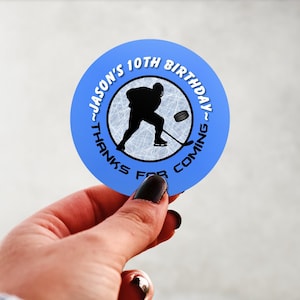 Physisches Produkt-Personalisierte Eishockey-Geburtstags-Etiketten-Aufkleber Glänzendes kundenspezifisches Gastgeschenke Liefert rundes Design