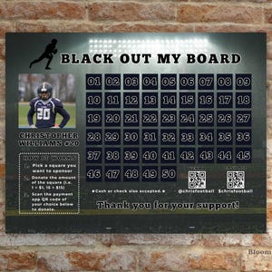 Może przedstawiać: Czarno-biały znak z tekstem "Black Out My Board" i zdjęciem piłkarza. Znak ma siatkę liczb od 1 do 50 z dwoma kodami QR na dole. Tekst "Dziękujemy za wsparcie!" znajduje się na dole znaku.