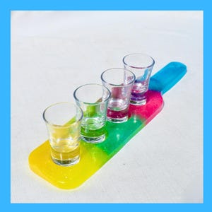 Springtime Shot Glass Holder, Easter Shot Glass Paddle, Spring Bar Décor, Shot Glass Gift, Home Bar Décor, Easter Décor, Spring Candle Tray