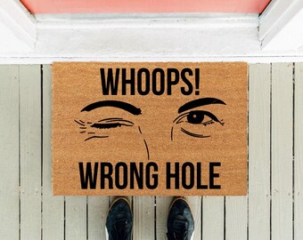 "Falsches Loch Kokos Fußmatte: Lustige ""Erwachsener Humor"" Willkommensmatte."
