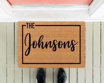 パーソナライズされた姓の玄関マット：天然コイヤー、UVインクプリント