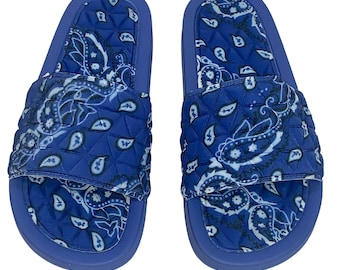 Women&#39;s Bandana Slides / Super Comfy / Paisley Slippers / Bandana Sandals / Paisley Slides / Paisley Sandals / Bandana / 8 Color Options