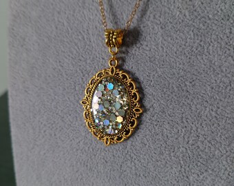 Resin Glitter Pendant Necklace Boho Style White Gold