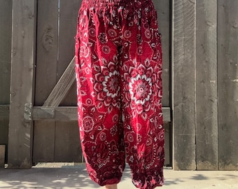 Pantalones hippies de verano para mujer, estampado de mandala floral, moda festivalera, talla única, estilo bohemio, ligeros, estilo harén colorido y divertido.