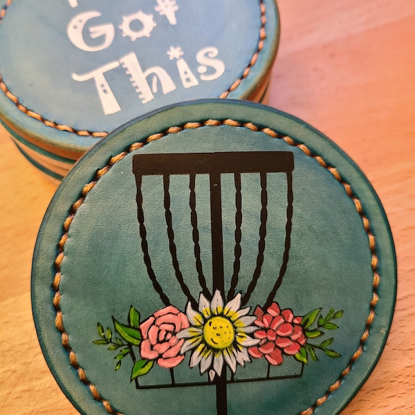 Leder Disc Golf Mini Marker - Handgefärbt, handgenäht und handbemalt - Positive Affirmation und Blumen