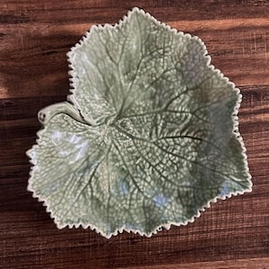 Vintage Bordallo Pinheiro Portuguese Green Leaf Dish