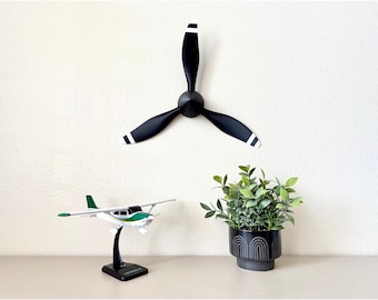 Propeller Wall Art Decor, Cirrus SR-22 Prop + Spinner, Aviation, Pilot Gift, Plane, Airplane Lover, Office Art, Baby Nursery, Kids Room