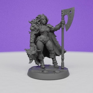 Female Sisterhood Warmaster Leona | Artisan Guild Miniatures | RPG Boardgames | Fantasy | Tabletop RPG