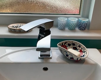 Handmade Ceramic Soap Dish – Self-Draining Sponge Holder