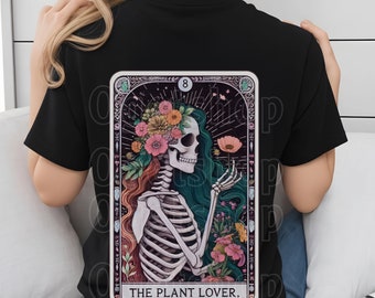 Carta del Tarot PNG El amante de las plantas, Diseño de sublimación de esqueleto, Planta divertida Lady Gardener Skull Tarot Camiseta Taza Archivo PNG, Descarga digital
