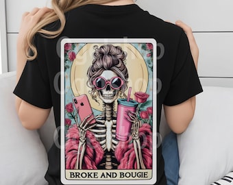 Carta de tarot PNG La carta de tarot divertida IDGAF, Cráneo de esqueleto sarcástico juramentado Diseño de sublimación de moda, Camiseta de bruja atrevida PNG Descarga de archivos