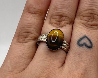 Vintage 925 silver tigers eye ring