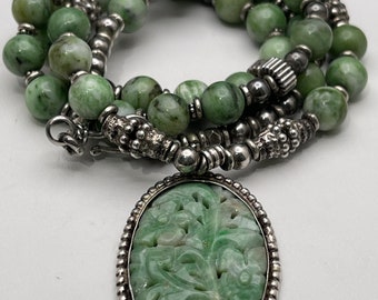 Vintage natural jade beaded necklace