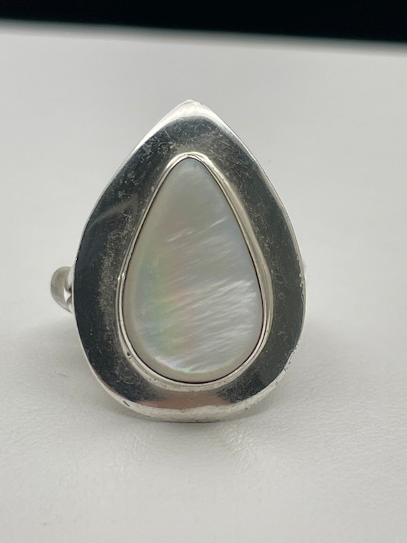 Vintage 1960s 1970s 925 Mother of Pearl Ring.