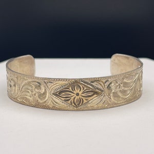ARTIST signed vintage Navajo cuff bracelet