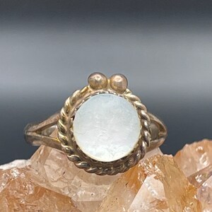 Vintage mother of pearl silver ring