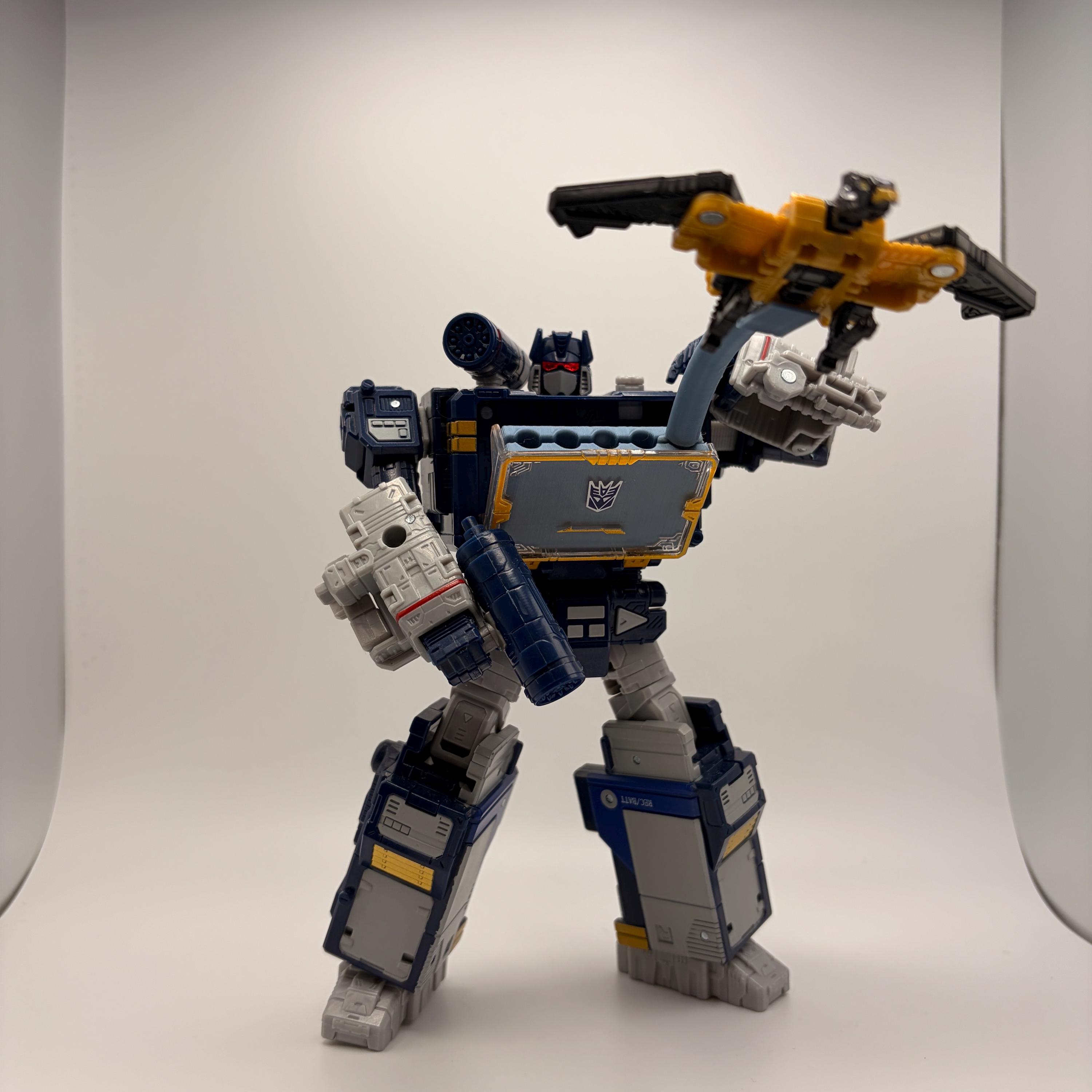 Soundwave Cassette Action Stand for Studio Series 86/legacy