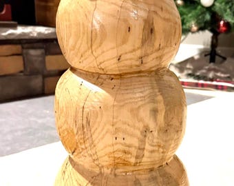 Chainsaw Carved Wooden Snowman Sculpture: Rustic Holiday Decor