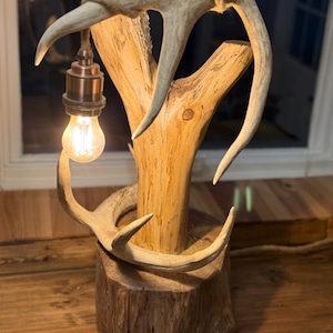 Handcrafted Rustic Antler Log Lamp: Cabin Lodge Art Decor