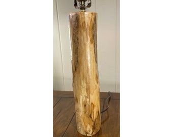 Lampe de cabine rustique avec bois véritable de récupération et détail de bouton naturel, éclairage en bois fait main, pavillon rustique, cabane en rondins, lumière de l'homme des cavernes