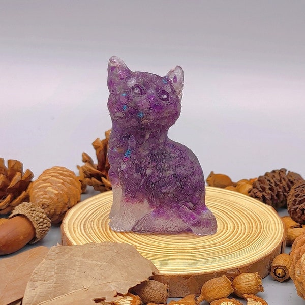 AMETHYST CAT, Natural Crystal Gemstone Resin Cat Figure, Resin Cat Statue, Animal Totem, Cat Lover, Home Decor, Reiki and Chakra Balancing
