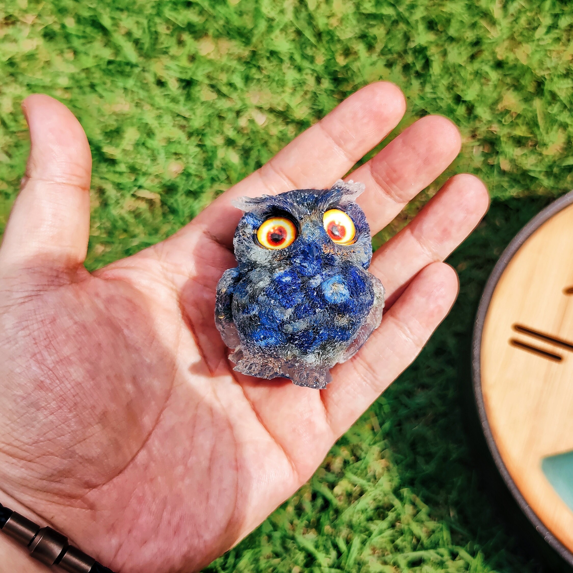 ラピスラズリのフクロウ、天然クリスタル宝石のフクロウの置物、樹脂製