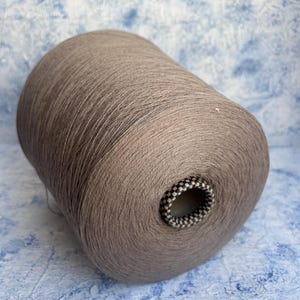 100% Cashmere Cariaggi 2/28 - 100 g/ 1400 m - Italian Fine Yarn, yarn on cone, Hand Knitting, Machine Knitting, Cone Yarn
