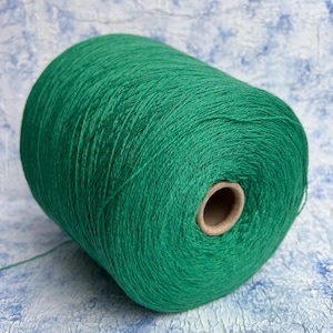 Cashmere 100% yarn on cone Machine Knitting Hand knitting Weaving  Color green Higland NM 2/15 750m/100g (820yd/3.52oz)