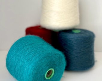 Hilo de seda Kid Mohair en cono 70/30% Kid Mohair/Seda Tejido a mano Tejido a máquina Tejido a ganchillo atr AURORA 850 m/100 g (929 yds/3,52 oz)