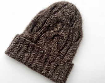 Knitting pattern winter hat, Easy knit pattern cable hat
