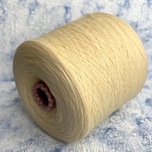 Cashmere lace yarn on cone Machine Knitting Hand knitting Color Lemon 100% Cashmere 2/28 1400m/100g (1531yd/3.52oz)