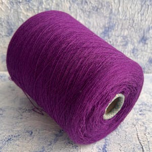 Cashmere lace yarn on cone Italian Fine Yarn Hand Knitting Machine Knitting 100% Cashmere Cariaggi 2/28 1400m/100g (1531yd/3.52oz) Violet