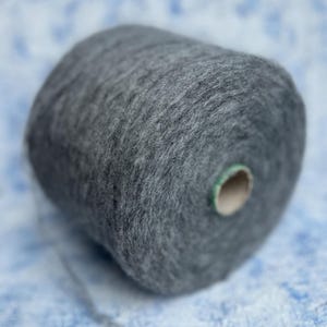 Alpaca fluffy Yarn on cone 42/40/16/2% Baby Alpaca/Merino/Polyamide/Elastan IGEA art Poruvian 550m/100g (601 yards/3.52oz)
