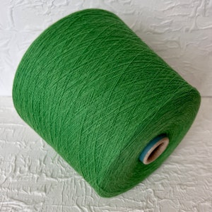 Cashmere lace yarn on cone Italian Fine Yarn Hand Knitting Machine Knitting 100% cashmere Cariaggy 2/46 2300m/100g (2515yards/3.52oz)