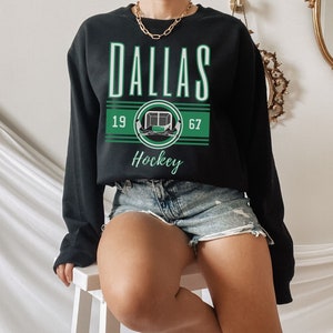 Dallas Hockey Retro Crewneck Sweatshirt, Vintage Dallas Unisex Sweater, Cute Dallas Gift, Dallas Gameday Shirt, Dallas 90s Aesthetic Crew