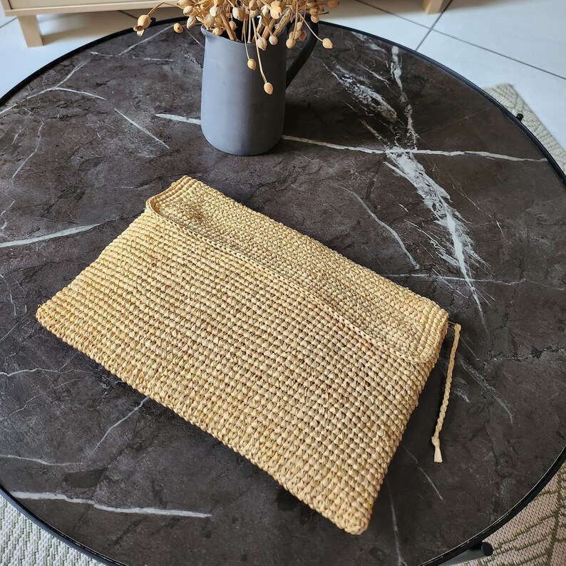 Kopertówka z rafii, kopertówka z rafii, kopertówka letnia, kopertówka ślubna, kopertówka boho, kopertówka słomkowa, kopertówka wiklinowa, kopertówka damska zdjęcie 8