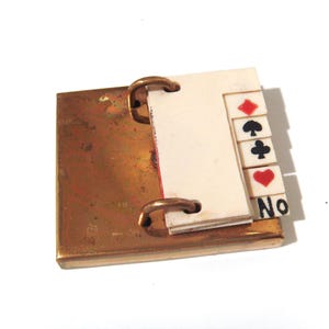 Marcador de ponte vintage dos anos 1950, latão dourado, plástico celuloide, cartas de baralho, jogos tradicionais