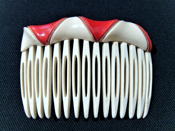 Vintage Deco Red Hair Comb Art Deco Celluloid Christmas Decorated Carved Hair Comb  main image 3