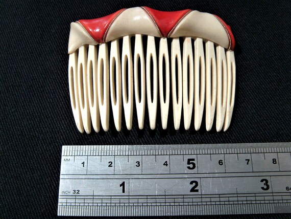 Vintage Art Deco Celluloid Hair Comb: Red Cream Flapper  display picture 1