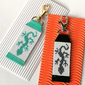 LIZARD KEYCHAIN-Gecko keychain-Lizard gifts-Gecko gifts-Lizard lover gift-Lizard lovers-Beaded keychain charm-Beaded keychain native
