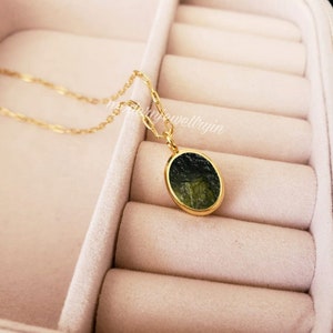 Pingente de moldavita bruta: colar de prata esterlina, joias boho