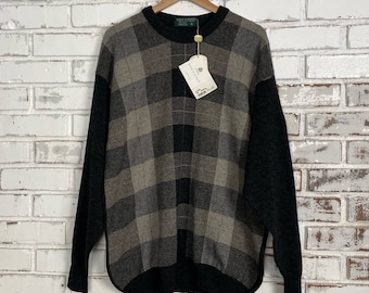 Vintage Lyle & Scott Men Lambs Wool Plaid Charcoal Grey Black Crew Neck Sweater