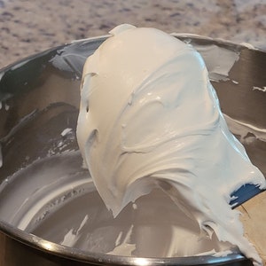 Soft Bite Strong Puffy Royal Icing Recipe and Method