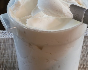 Gâteau soyeux et crème au beurre de biscuits avec crème épaisse Recette et méthode