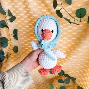 Dottie la oca - patrón de ganchillo de punto bajo, patrón de amigurumi de oca, patrón de oca, oca de porche, ganchillo, amigurumi, ganchillo de primavera
