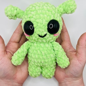 Teeny pal alien- crochet alien, space crochet pattern, alien amigurumi, crochet alien pattern, crochet pattern